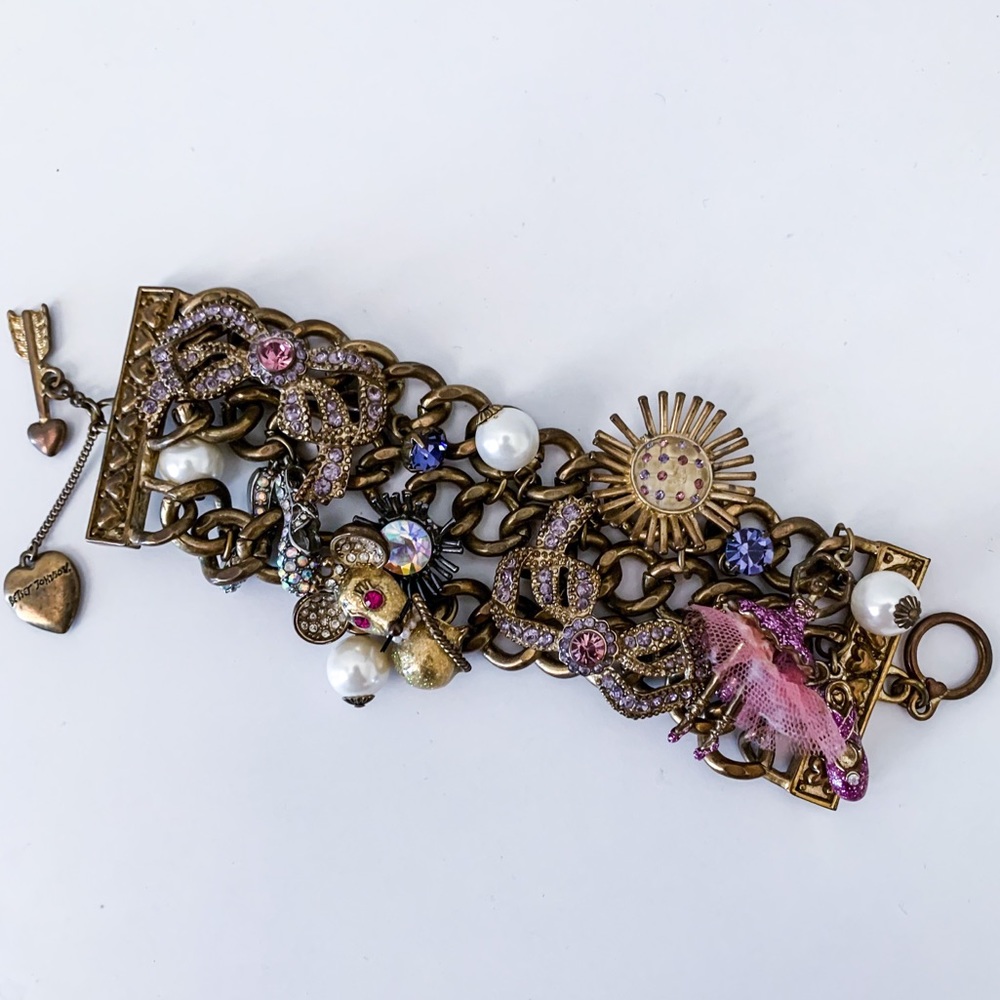 🚚 MOVING! NEED GONE BY 5/31! Betsey Johnson Nutcracker Bracelet